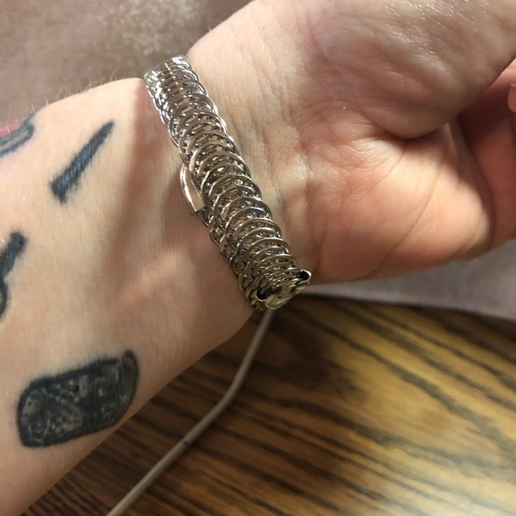 FINAL SALE- LEAVING CLOSET-NO FURTHER DISCOUNTS - Picture 5 of 6